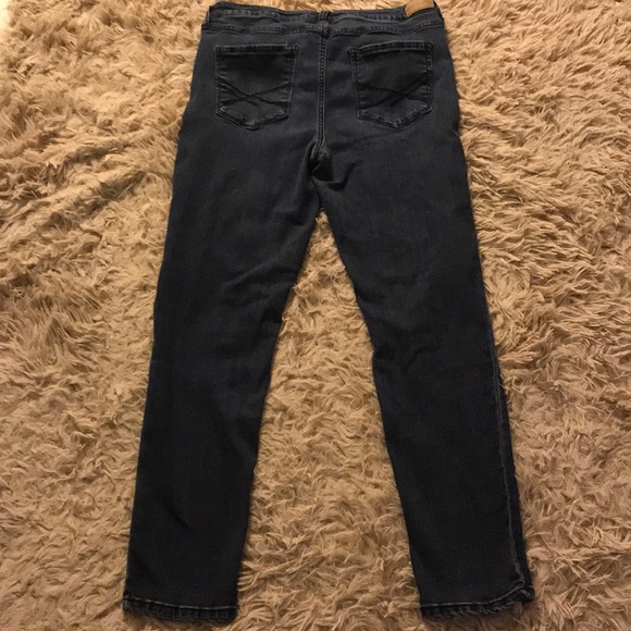 Aeropostale Mid Rise Distressed Jeans - Picture 2 of 4
